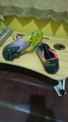 Jual cepat sepatu specs