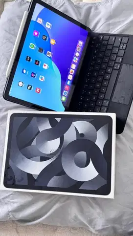 IPAD AIR GEN 5 64GB Second (Mulus 99%)Full Set (Pencil, Magic Keyboad)