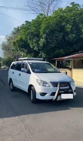 Dijual cepat mobil innova 2011 putih