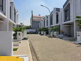 Jual Murah! Rumah 2 Lantai di Jakarta Garden City