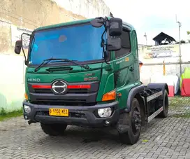 MULUS+banBARU MURAH Hino engkel 4x2 tractor head trailer 2023 kepala