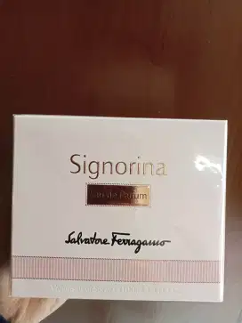Parfum cewek wangi