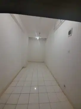 Disewakan kios di dalam arena Kolam renang di Bassura city