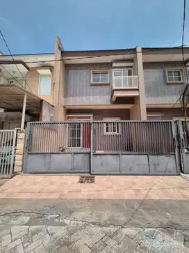 Dijual Rumah Baru Mulyosari Utara Semi Furnish