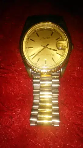 Mido
Commander
Swiss Made