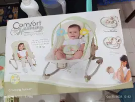 Crowding rocker chair