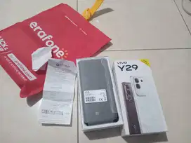 Hp vivo y29 6/128..belum pernah digunakan sama sekali krena anak tidak