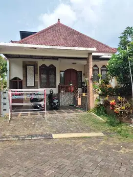 Rumah mewah BALE NIRVANA  ( ex beranda bali group ) NGALIYAN