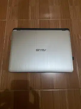 Jual Laptop Asus Intel Core i3 7020U CPU 2.30Ghz