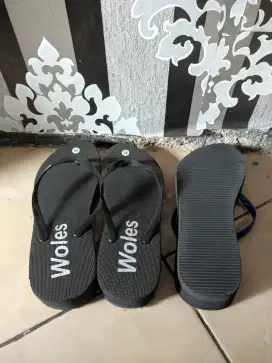 Sandal woles wanita