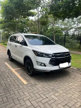 Innova Venturer Diesel matic 2019