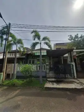 Rumah dekat Summarecon crown gading di aralia harapan indah bekasi