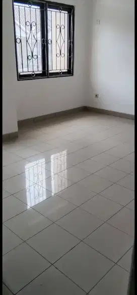Disewakan Rumah di Cluster Gading Nirwana, Kelapa Gading,Jakut