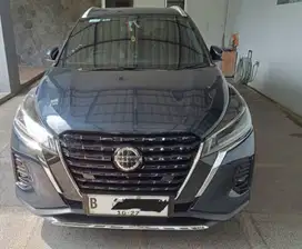 Nissan Kicks Biru 2021