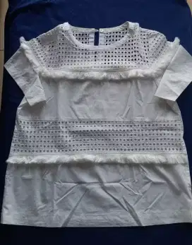 Baju atasan putih