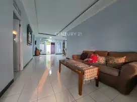 Rumah 1 Lantai Sangat Terawat Lokasi Strategis Dekat UT DR16675