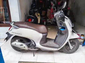 Scopy putih favorit 2023