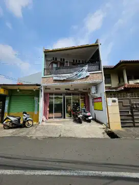 Di kontrakan Tahunan Ruko 3 Lantai Bisa Untuk Usaha