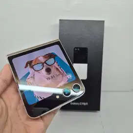 Samsung Galaxy Z Flip 5 8/256 GB Cream Mulus No Minus LIKE NEW