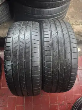 Ban copotan Kumho esca 235/45 R19 95% 2024..2pcs