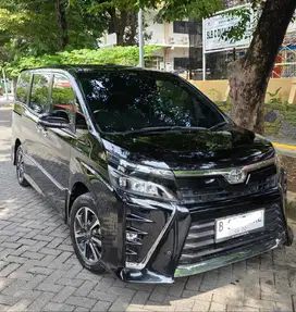 Toyota voxy 2020
