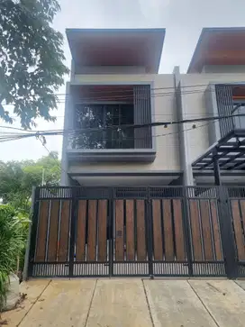 Wilson Rumah baru 2 lantai uk 5x25 hadap selatan di meruya