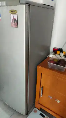 Sanyo freezer HF-S6L