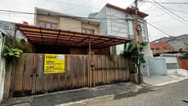 Rumah 2,5 Lantai Di Pondok Indah, 5 Menit Jalan Kaki Ke Mall Pd Indah