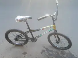 SEPEDA BMX PHOENIK SECOND 69% OK