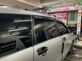 Ahlinya pasang kaca film mobil dan gedung