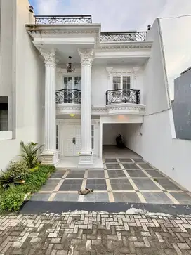 Rumah Mewah di Jagakarsa Design Classic Dengan Rooftoop Jagakrasa