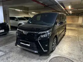 Voxy 2018 Hitam