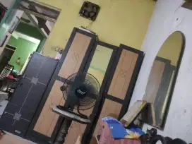 Rusak parah lemari