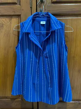 Baju Tangan Buntung Biru Gelap | Second Mulus Rapi | Cuma 15RB!