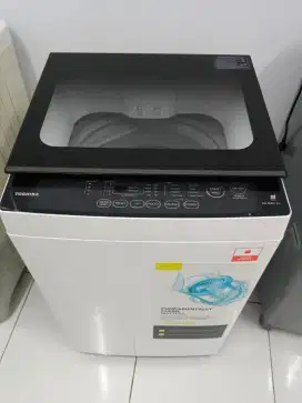 Mesin cuci top loading toshiba 8kg ,mulus lus seri terbaru..