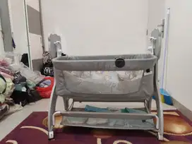 TEMPAT TIDUR BAYI MEREK PLIKO