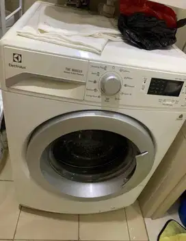 Mesin Cuci Electrolux Inverter 9KG Frond Loading