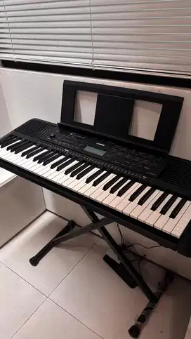 Keyboard Yamaha PSR E273 Second terawat ex. anak mau upgrade