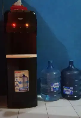 Dijual Dispenser + 3 Pcs Galon