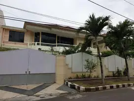 SANGAT MURAH ! DIJUAL RUMAH RAYA SATELIT BARAT SUKOMANUNGGAL STRATEGIS
