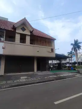 Ruko Hook Baru Renov Lokasi Strategis di Palem Semi Karawaci