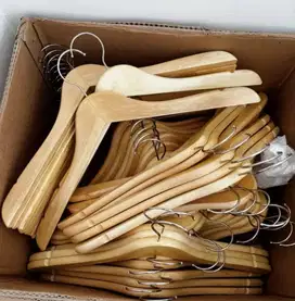 Jual Hanger Kayu Kualitas Premium (50pcs)
