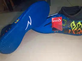 Sepatu futsal SPECS