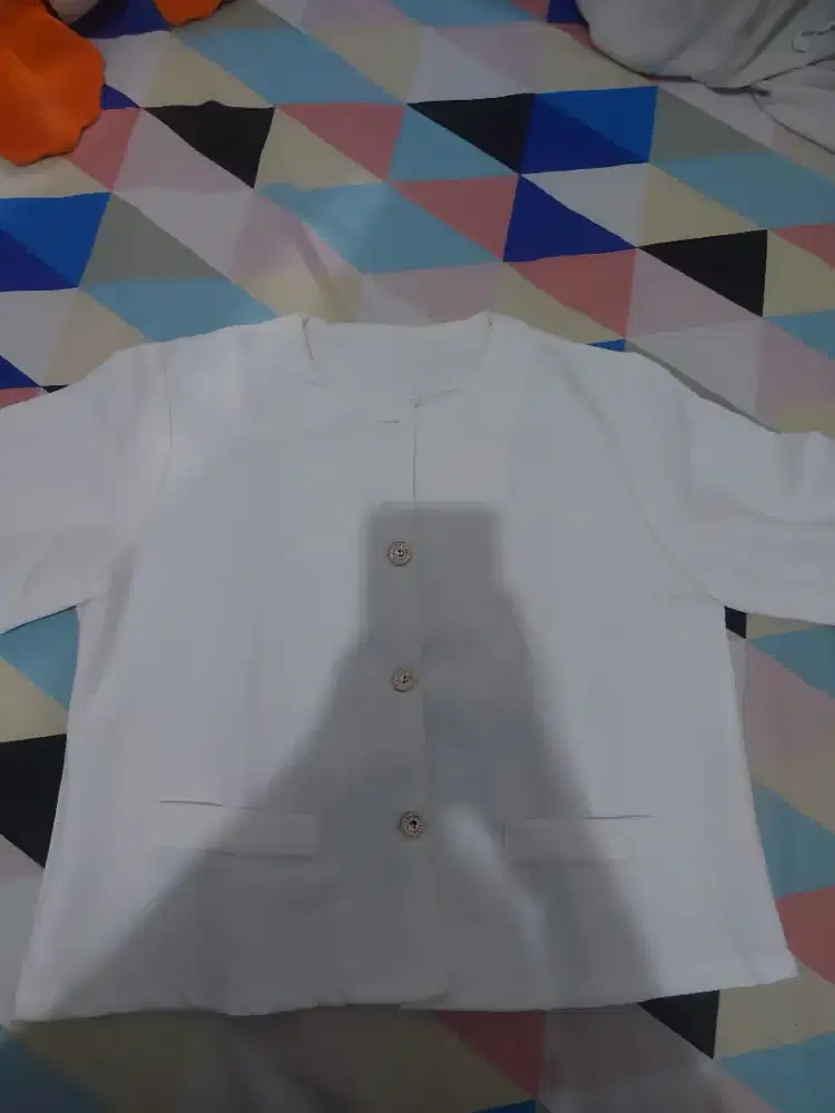 Blazer wanita putih