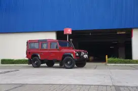 Land Rover Defender 110 SW 200tdi MT