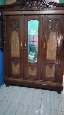 jual 1 paket lemari.kursi.keranjang