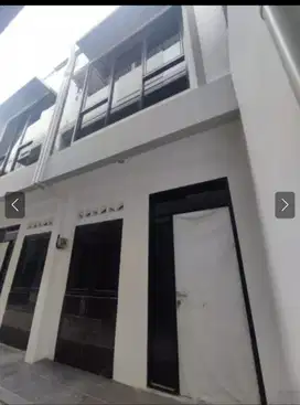Dijual Rumah 2 lantai akses motor belakang KFC cempaka putih timur