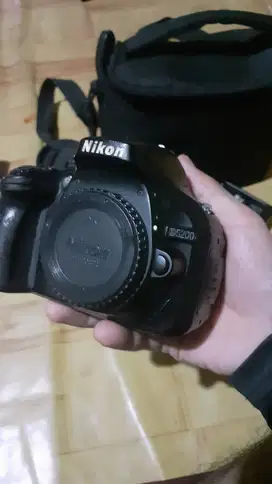 Dijual Cepat Kamera Nikon D5200 Kit 18-55mm + lensa Fix Yongnuo 50mm
