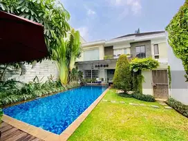Rumah Dijual Duren Tiga. Asri, Private Pool. Halaman Luas. Furnish
