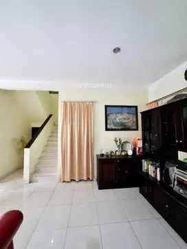 Dijual Cepat Harga Dibawah Pasar Rumah Full Furnished 8881